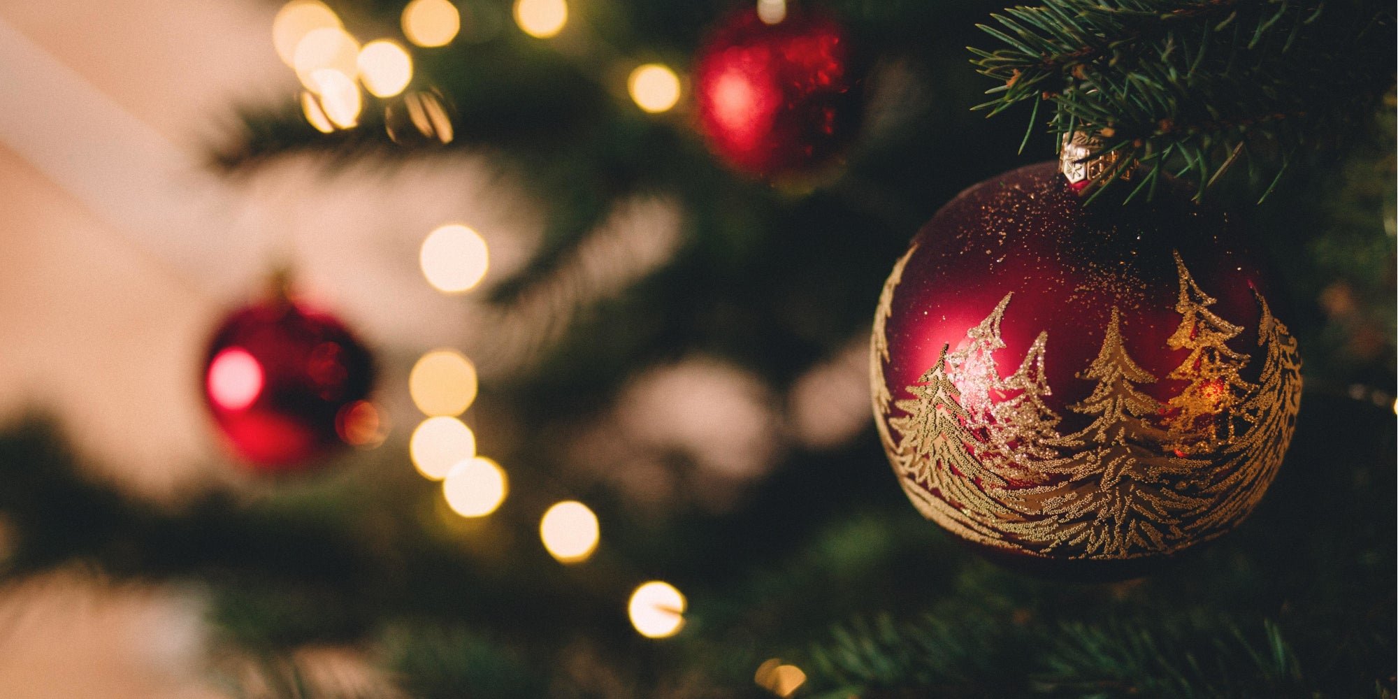 Top Tips for Throwing a Christmas Party as a New Mom